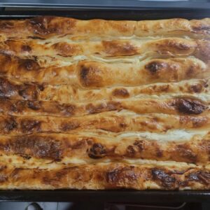 Gebackener Strudel im Backform.